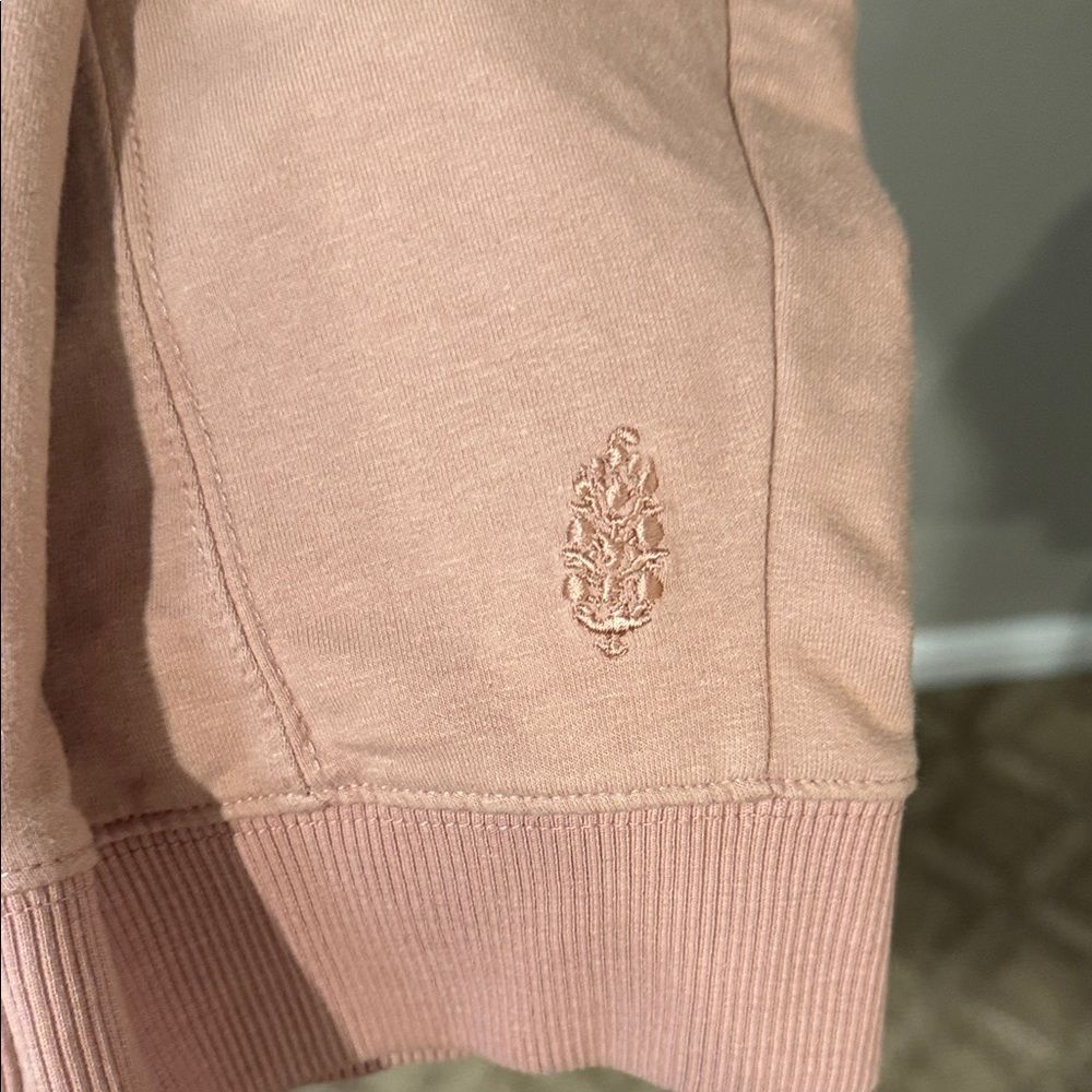 Free People movement dusty rose colored joggers with ankle zip and drawstring - Picture 9 of 13